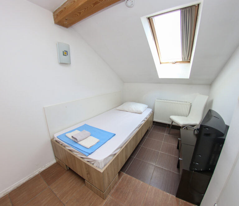 Single room – Hotel Hayat (4)