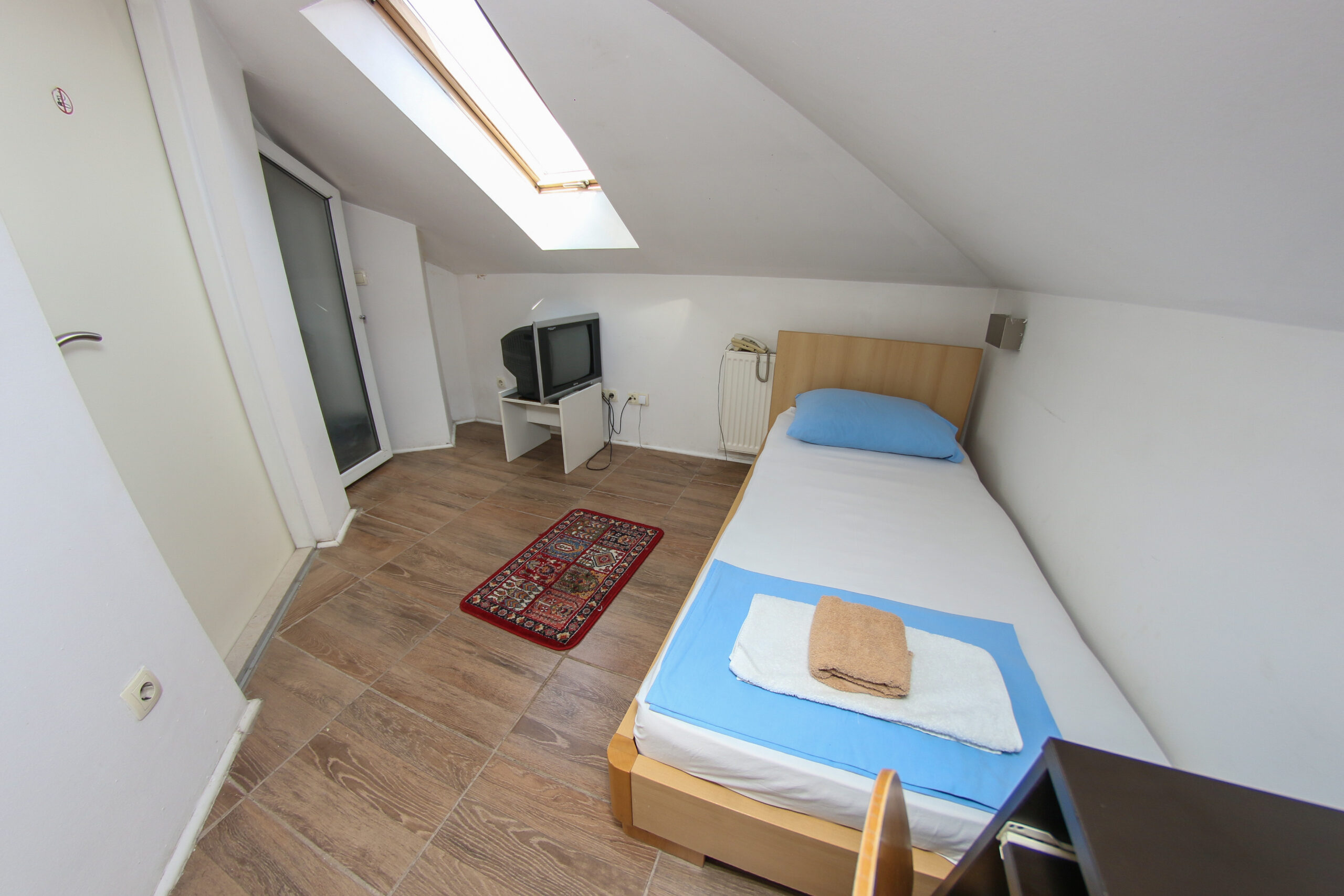 Single room – Hotel Hayat (7)