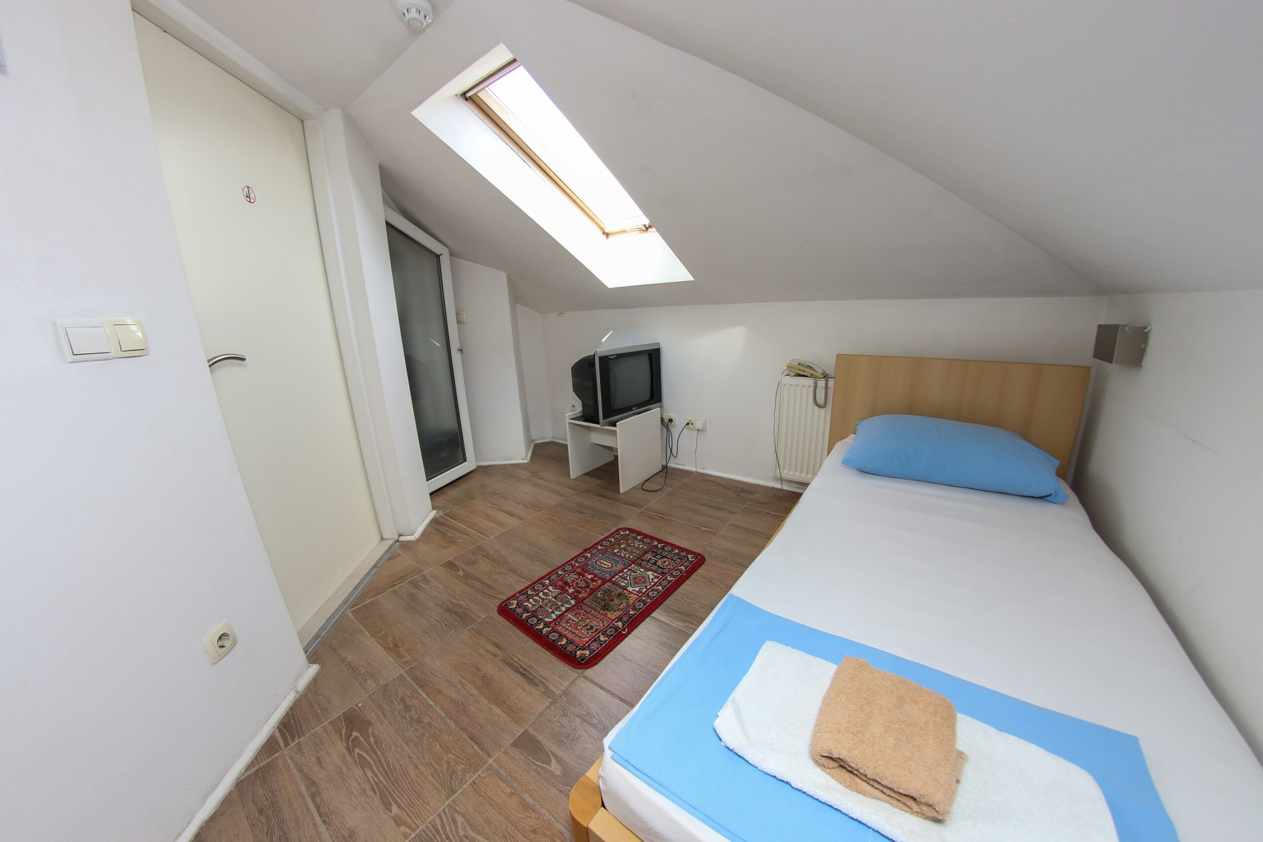 Single room – Hotel Hayat (8)