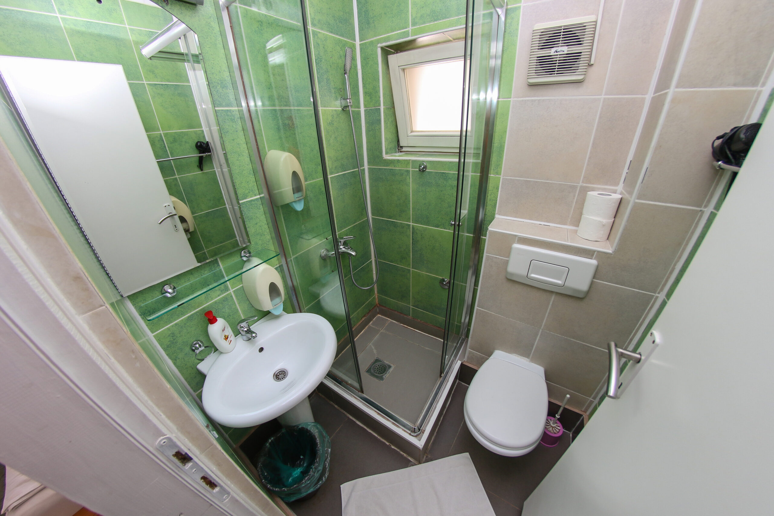 Twin room – Hotel Hayat (2)